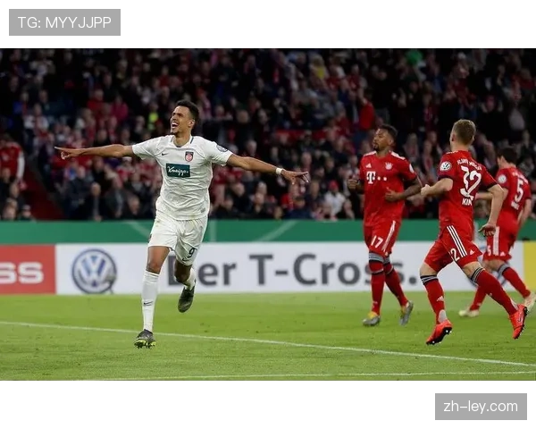 弗赖堡2-1小胜汉堡，海登海姆2-2战平科隆